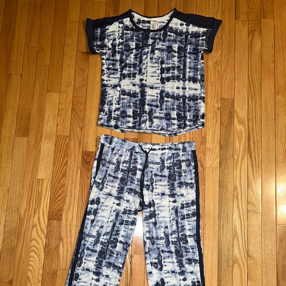 Lucky brand 4 piece pajama set - Picture 3 of 9
